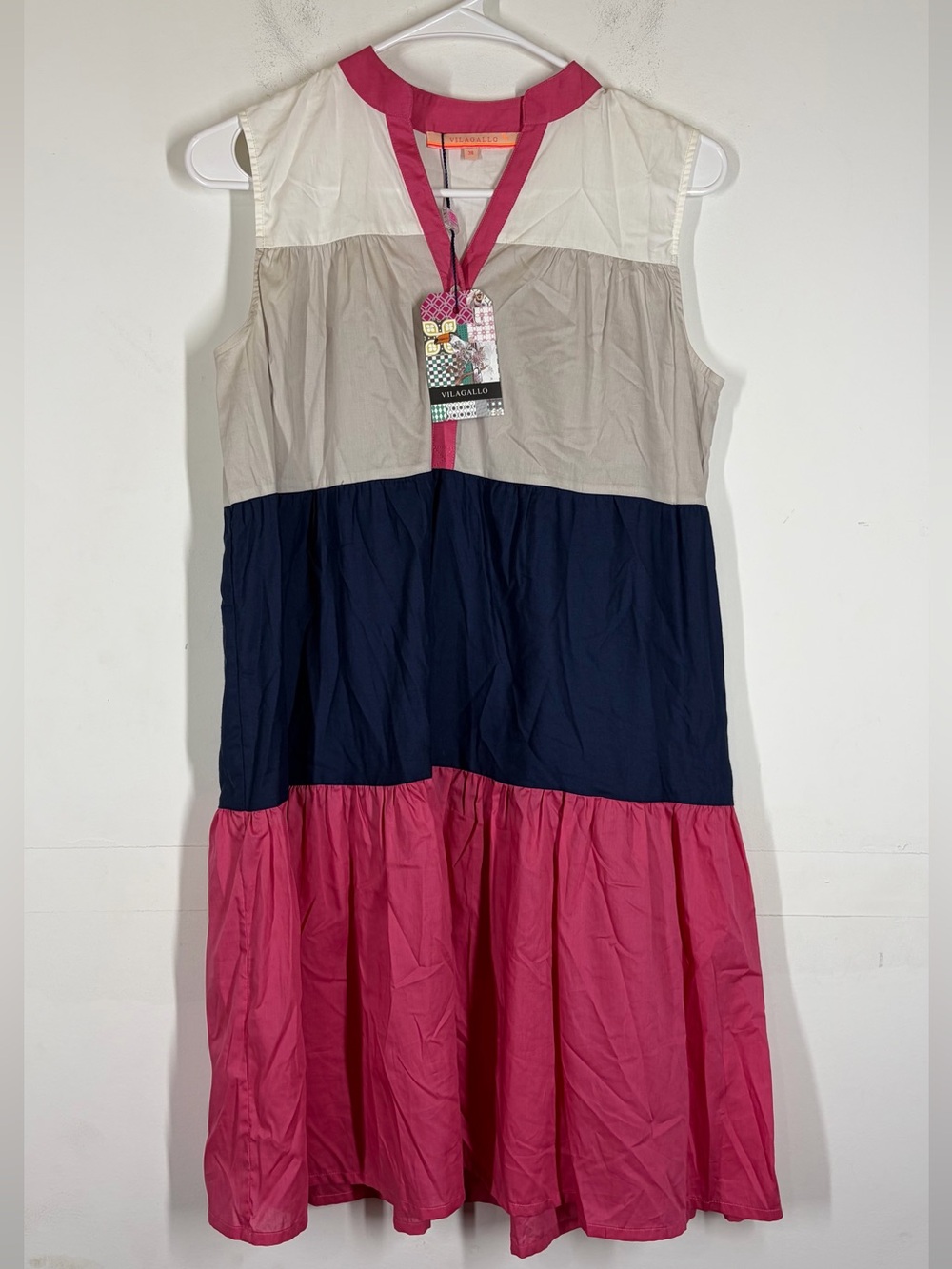 $150 NWT Vilagallo Sleeveless Dress Size 38 or US 4